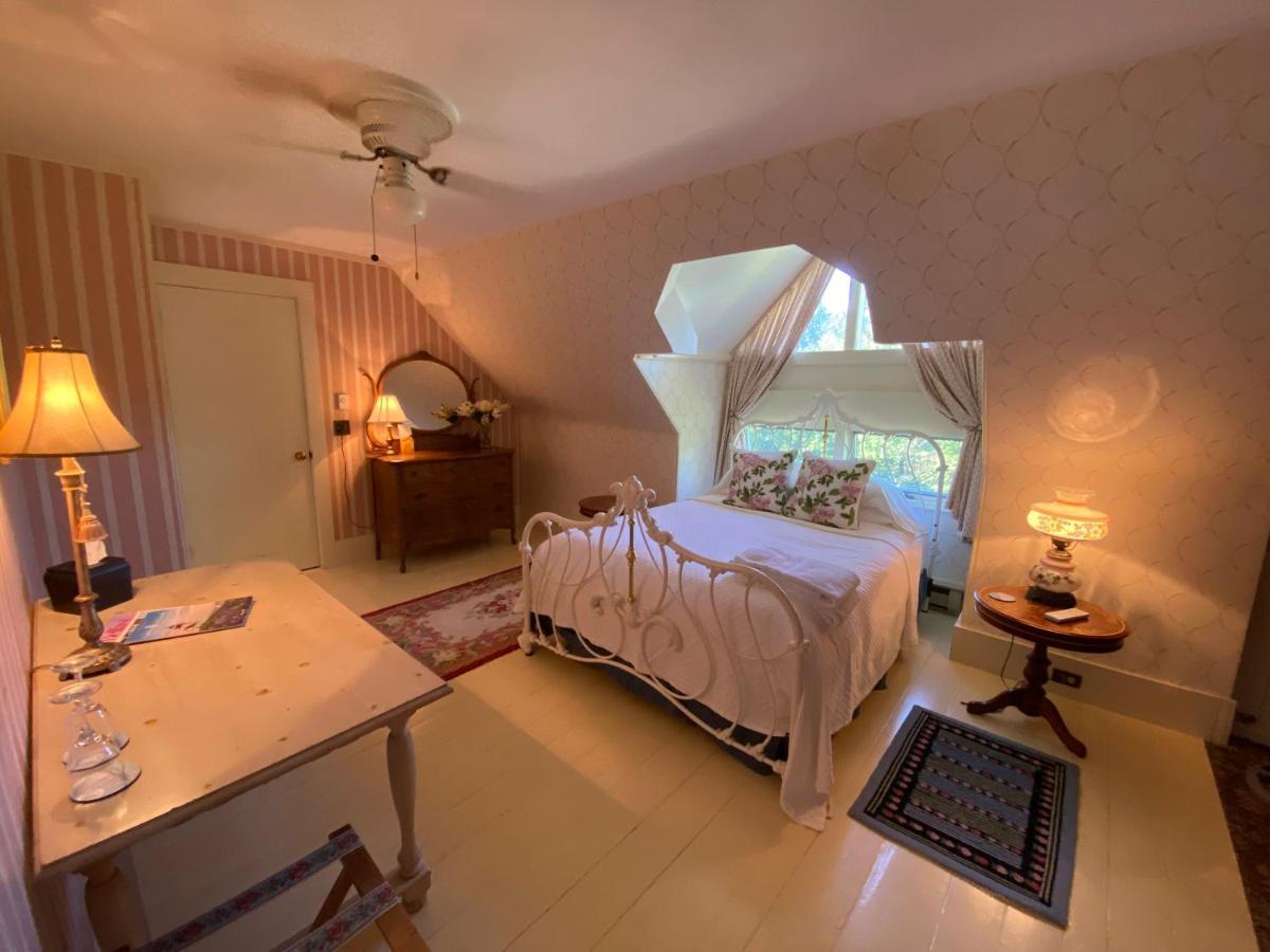 Bed and Breakfast Victorian By The Sea Линкольнвилл Экстерьер фото