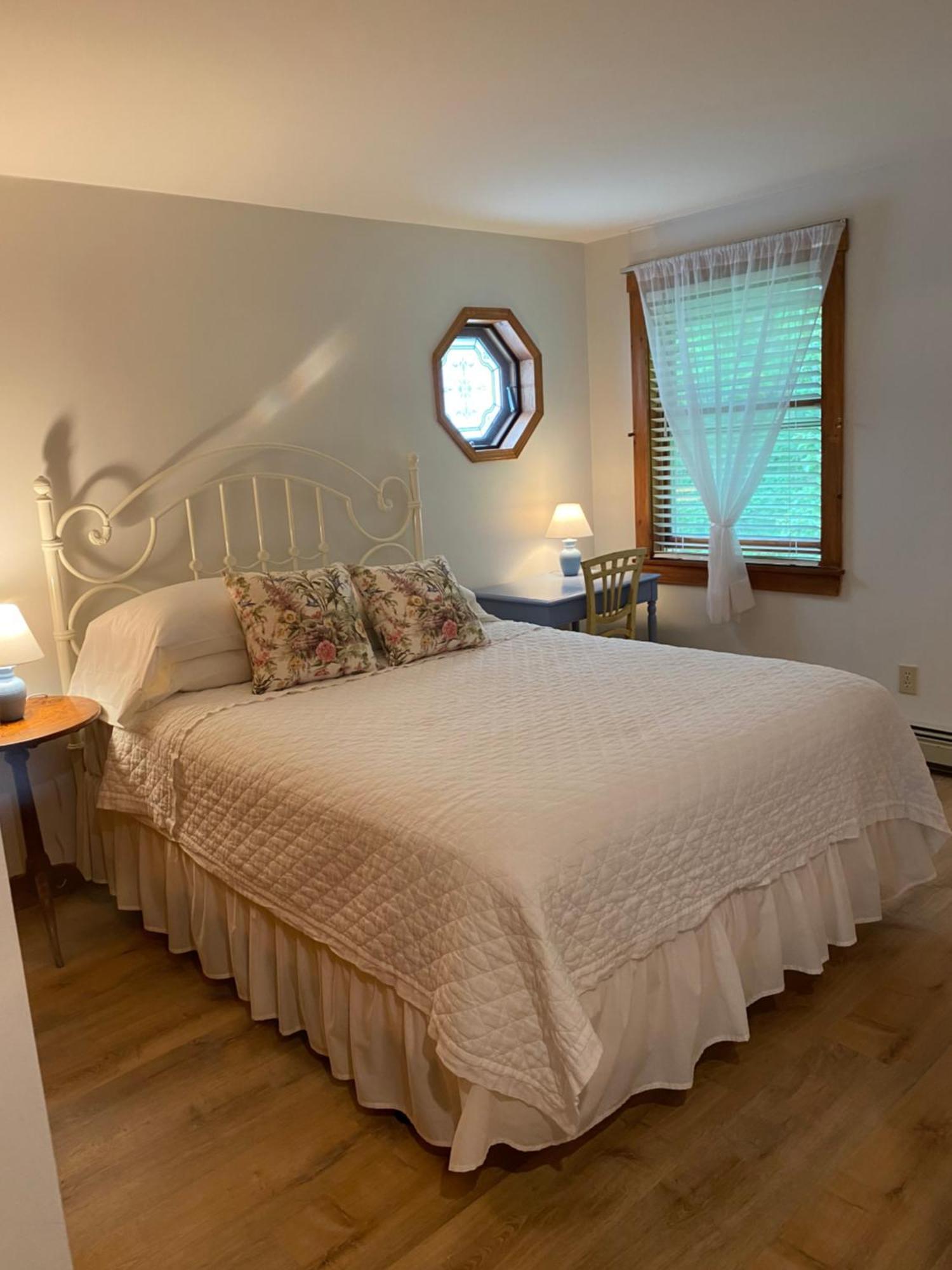 Bed and Breakfast Victorian By The Sea Линкольнвилл Экстерьер фото