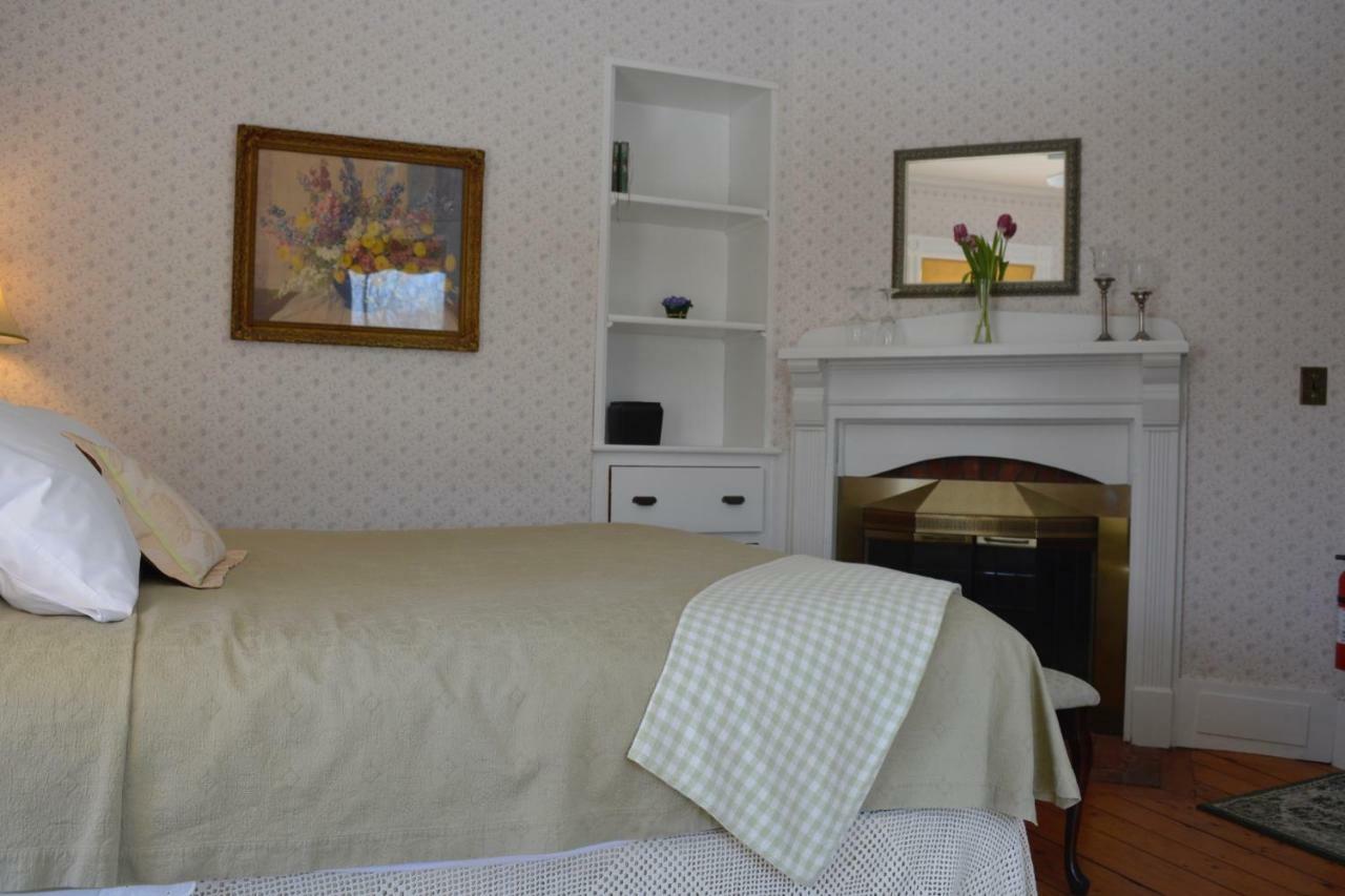 Bed and Breakfast Victorian By The Sea Линкольнвилл Экстерьер фото