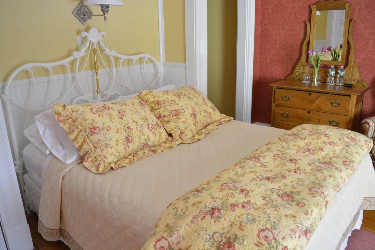 Bed and Breakfast Victorian By The Sea Линкольнвилл Экстерьер фото