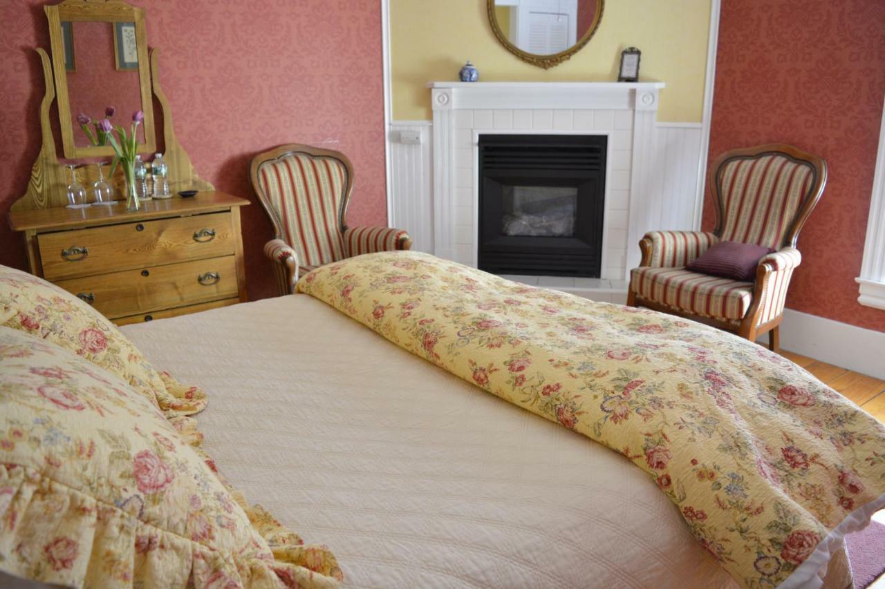 Bed and Breakfast Victorian By The Sea Линкольнвилл Экстерьер фото